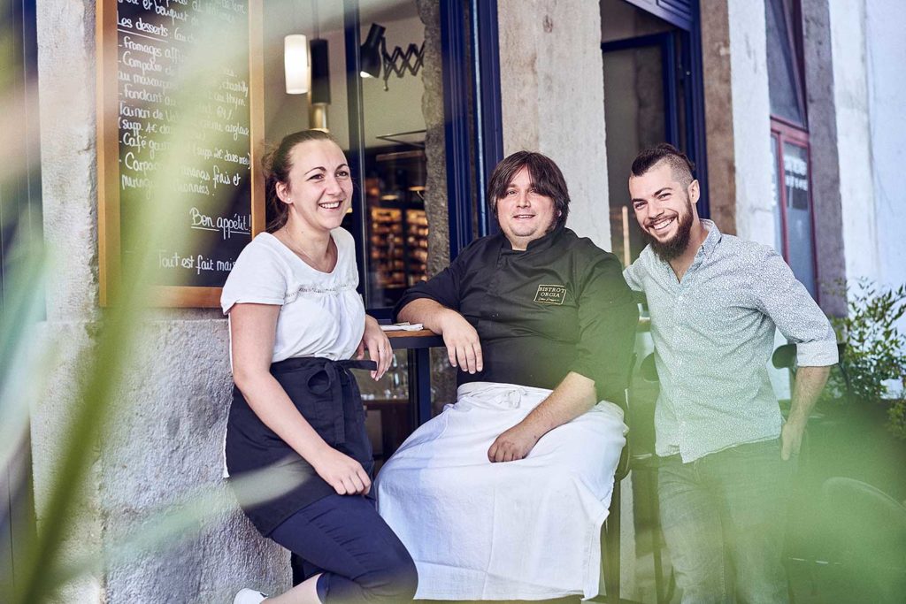 BISTROT-ORCIA-EQUIPE-TERRASSE-CHERRYSTONE-PHOTOGRAPHIE-CULINAIRE