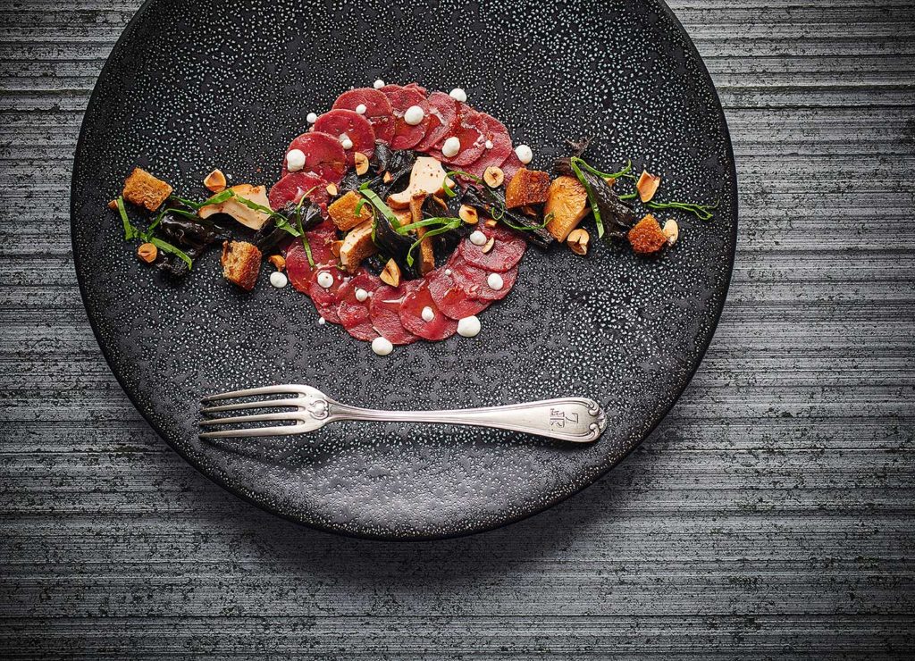 CARPACCIO-CHEVREUIL-SCENE-THELEME-CHERRYSTONE-PHOTOGRAPHIE-CULINAIRE