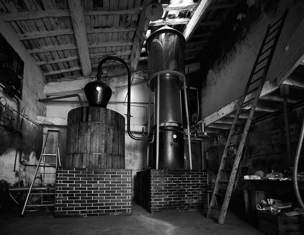 COLOMBIER-DISTILLATION-POIRE-CHERRYSTONE-PHOTOGRAPHIE-CULINAIRE